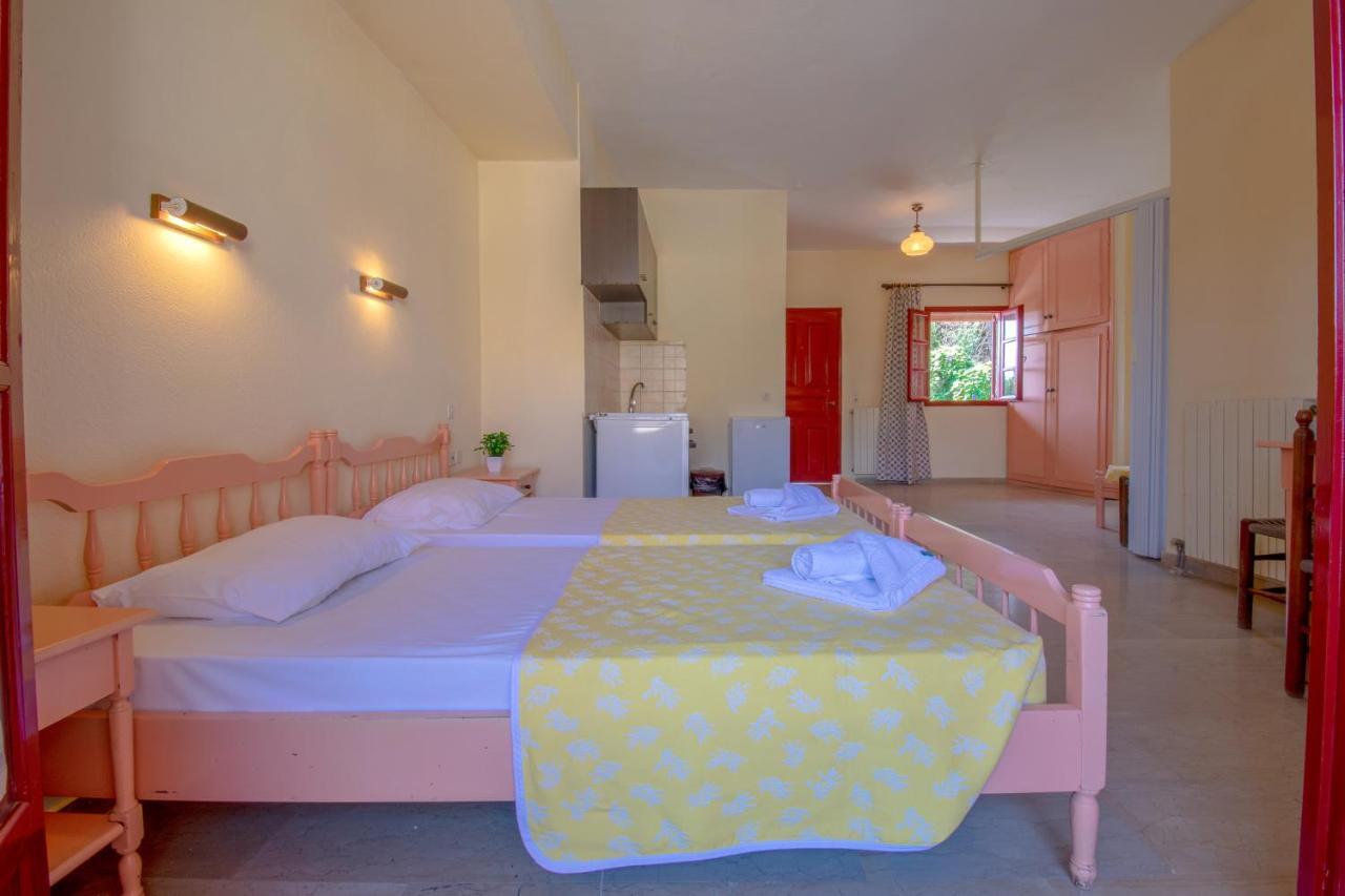 Bella Grecia Studios And Apartments By Hotelius Мораїтика Екстер'єр фото