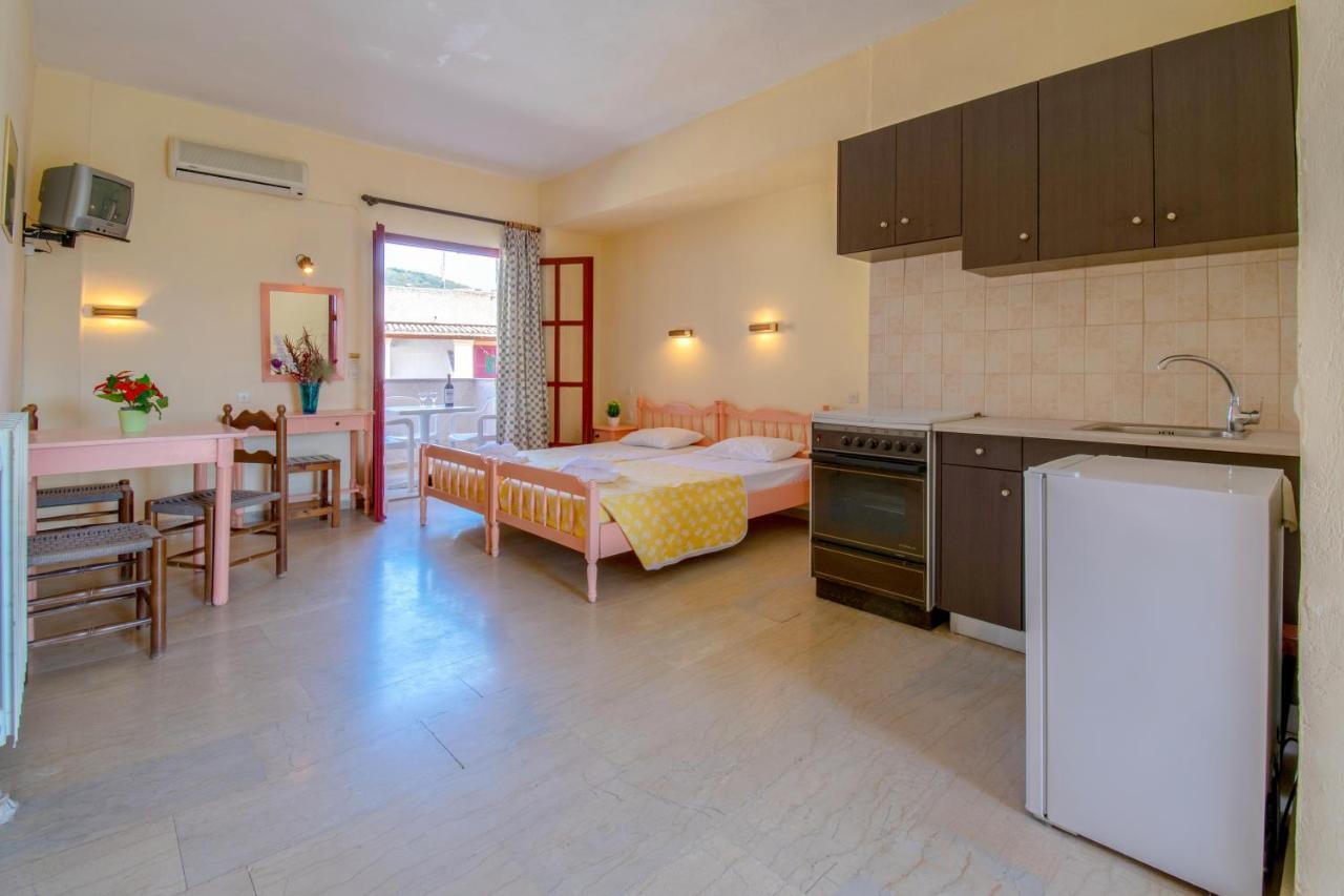 Bella Grecia Studios And Apartments By Hotelius Мораїтика Екстер'єр фото